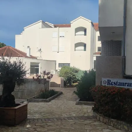 Mobile Semesterbostad Pirovac